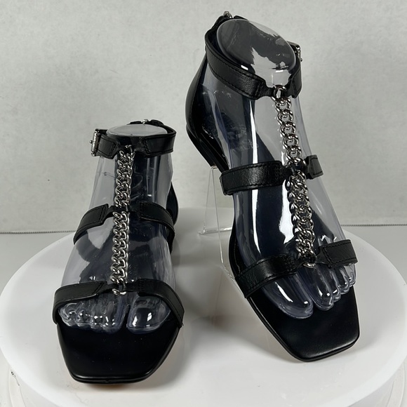 Vince Camuto Shoes - Size 6 Vince Camuto Gladiator Black Sandals w/Hardware - Sereny